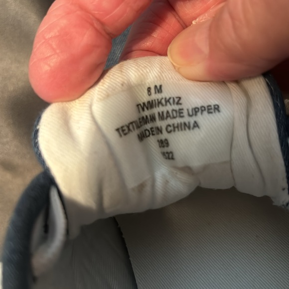 WOMEN’S TOMMY HILFIGER TENNIES - Picture 3 of 4